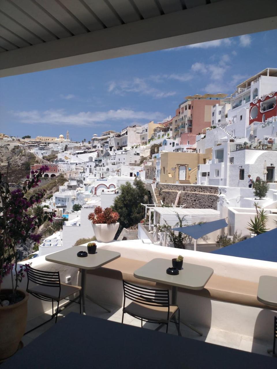 Porto Fira Suites Eksteriør billede